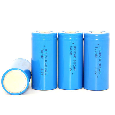6000mAh Célula recarregável de íons de lítio cilíndrica 32mm x 70mm 32700 5C